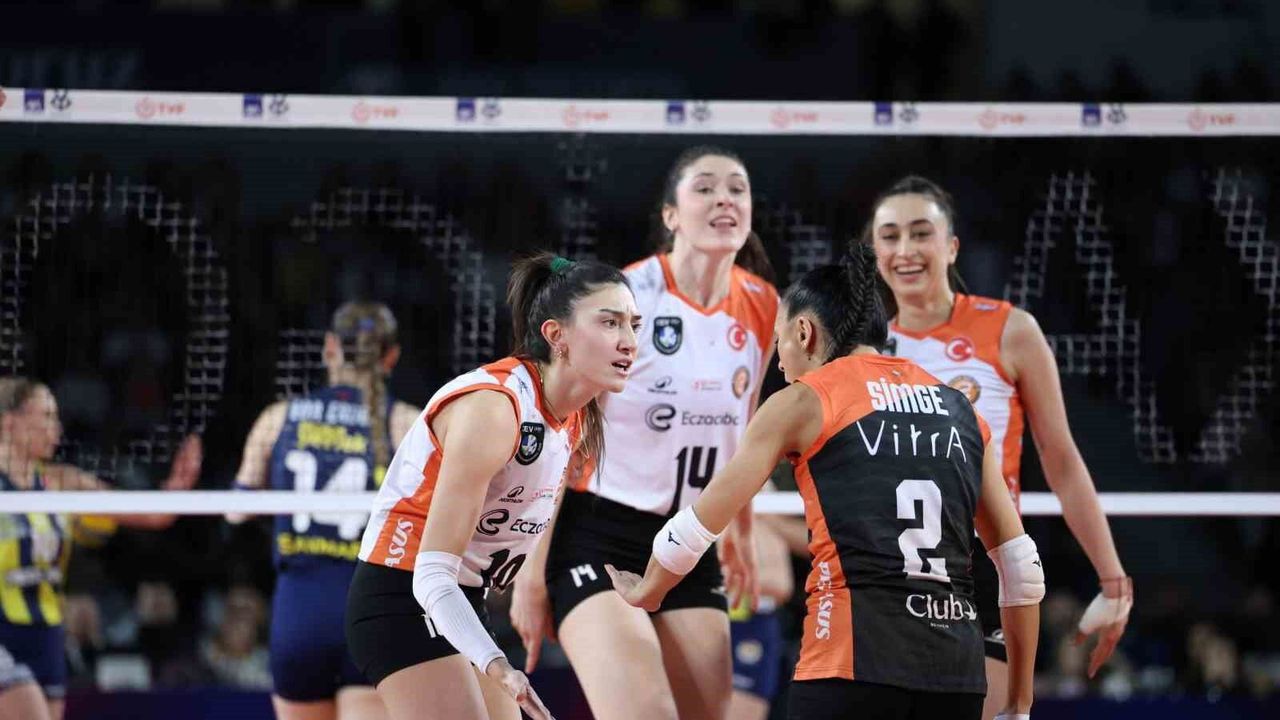 Eczacıbaşı Dynavit, Kupa Voley'de adını finale yazdırdı