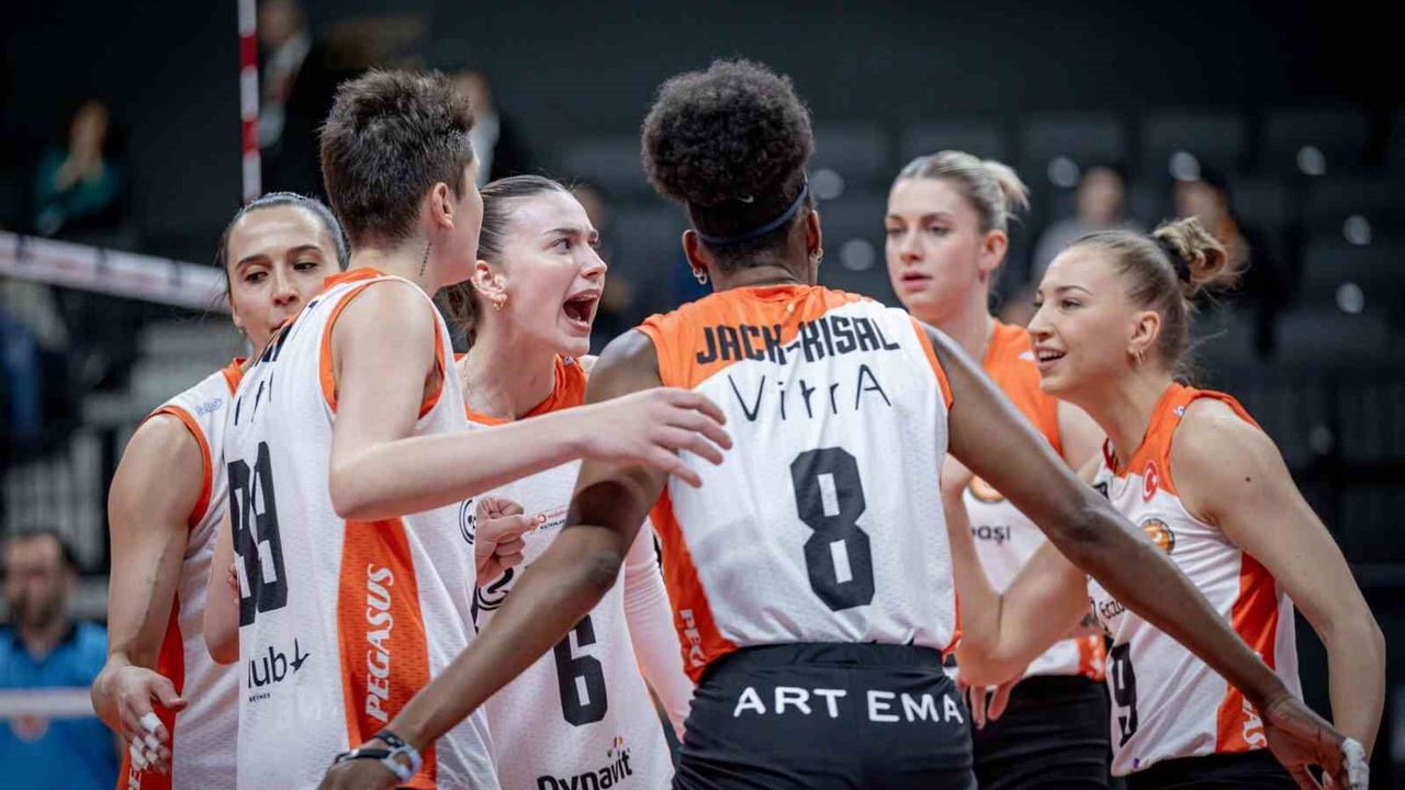 Eczacıbaşı Dynavit, Kupa Volley'de yarı finalde