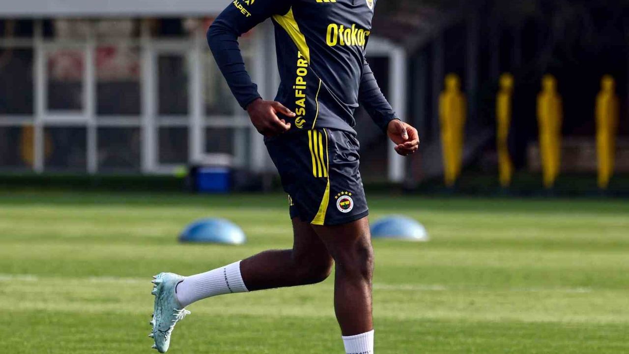 Fenerbahçe'de ara sona erdi, derbi mesaisi başladı