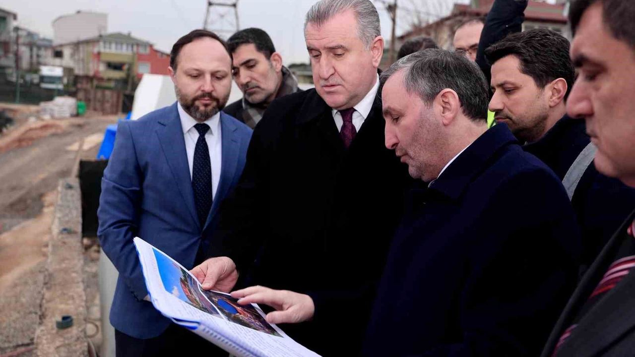 Gençlik ve Spor Bakanı Osman Aşkın Bak, Sultanbeyli’de Spor Yatırımlarını Tanıttı