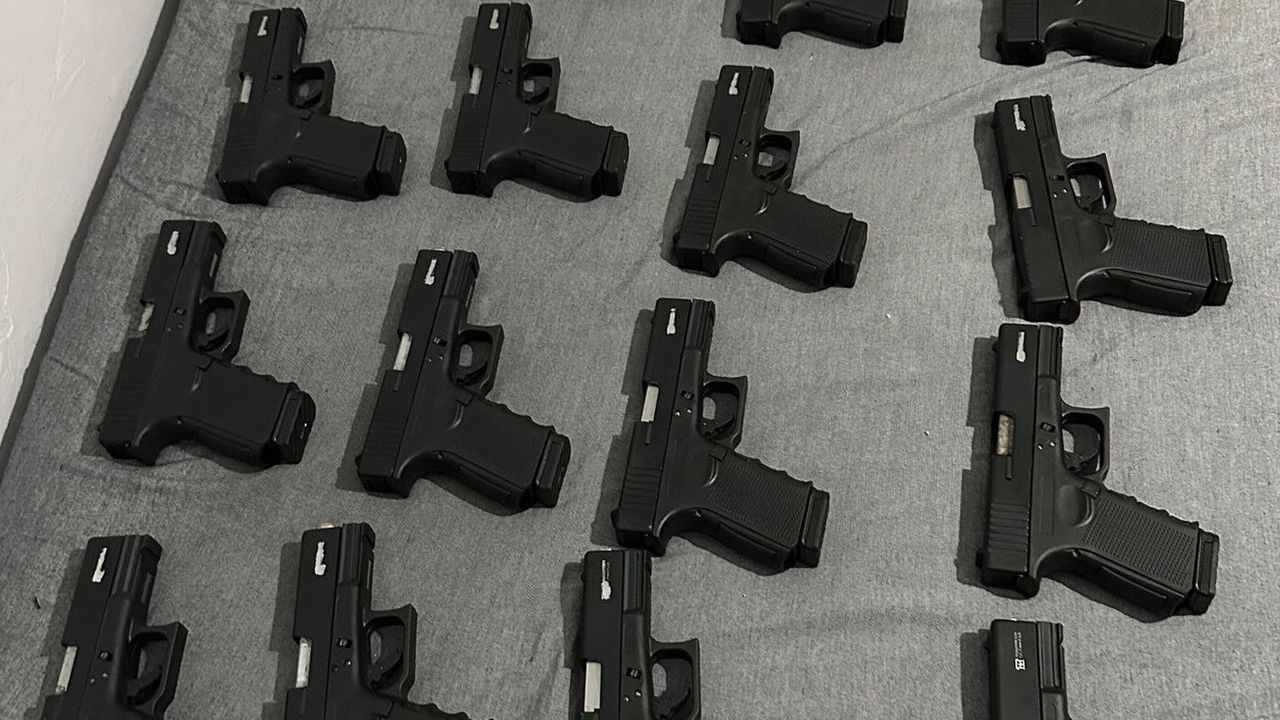 İstanbul'da 19 kaçak tabanca ele geçirildi