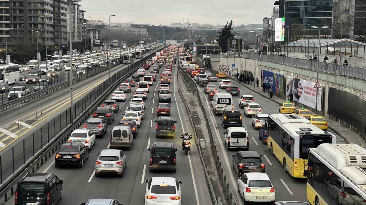 İstanbul'da akaryakıt zammı trafiğe yansımadı