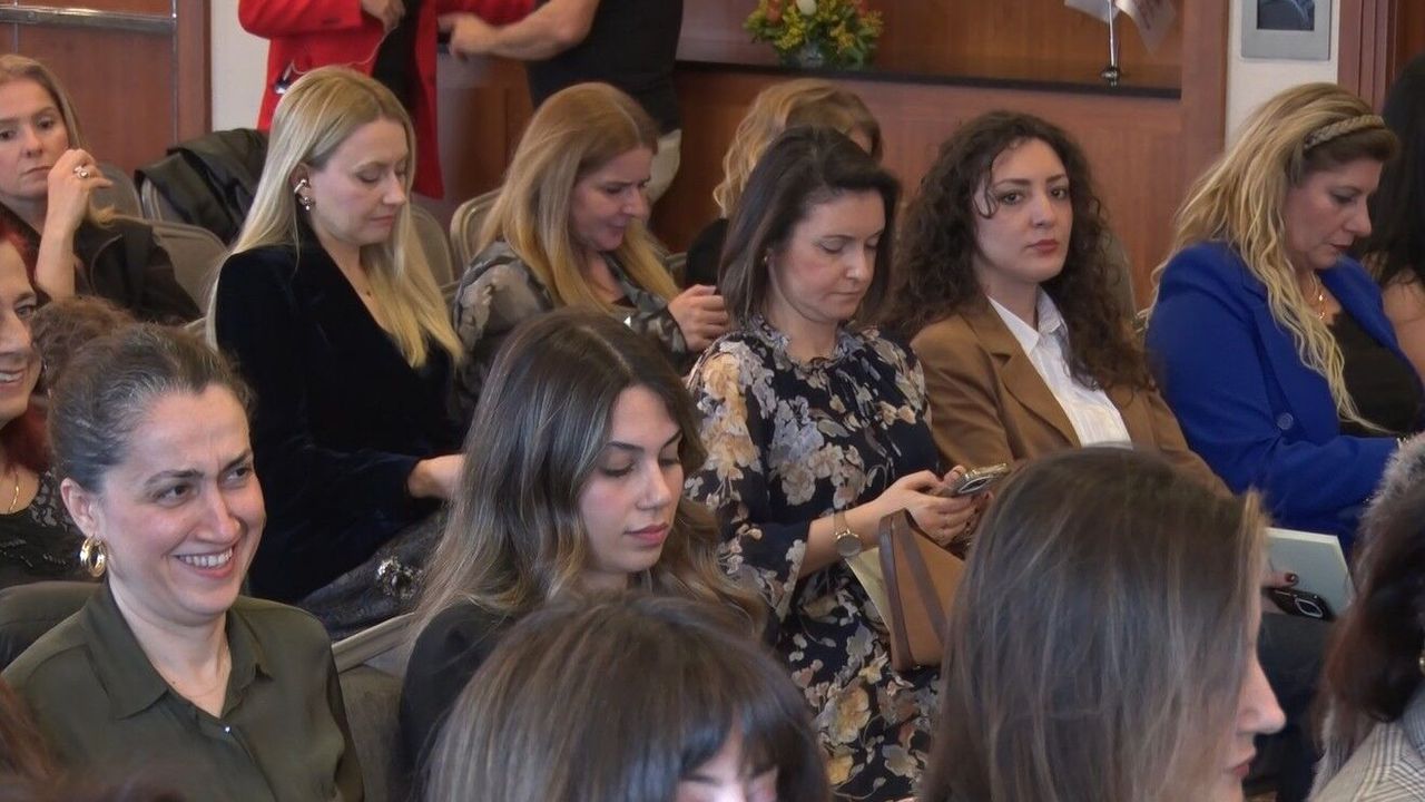 Kadın brokerler 'Bir kadın bin hikaye' etkinliğinde buluştu