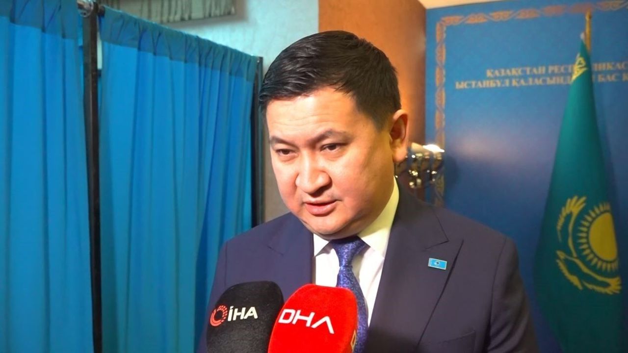 Kazakistan’da Tarihi Referandum Başladı: Türkiye’de Sandıklar Kuruldu