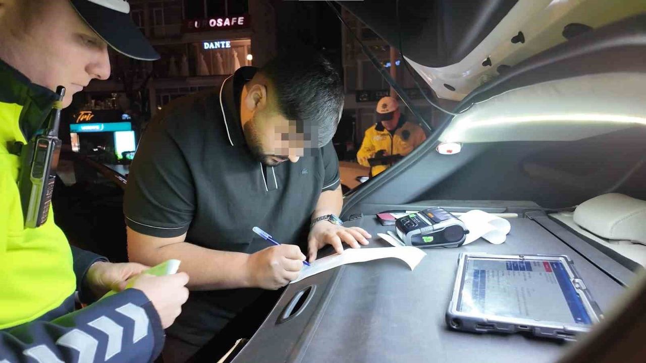 Mersin'den Kadıköy'e geldi, egzozdan ceza yedi