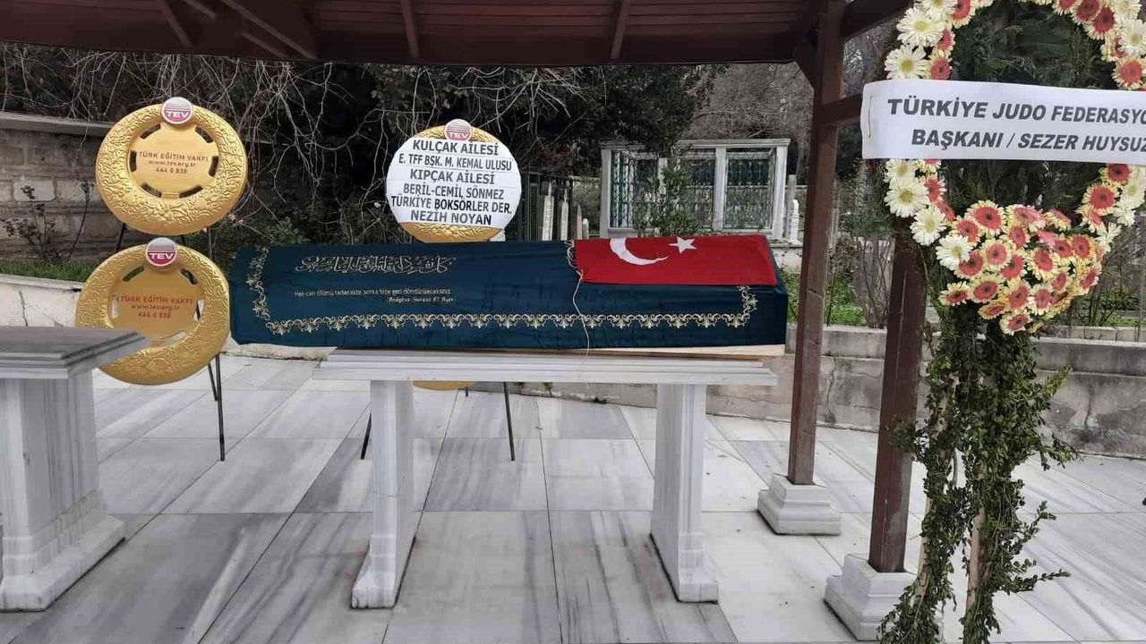 Muzaffer Ilıcak son yolculuğuna uğurlandı