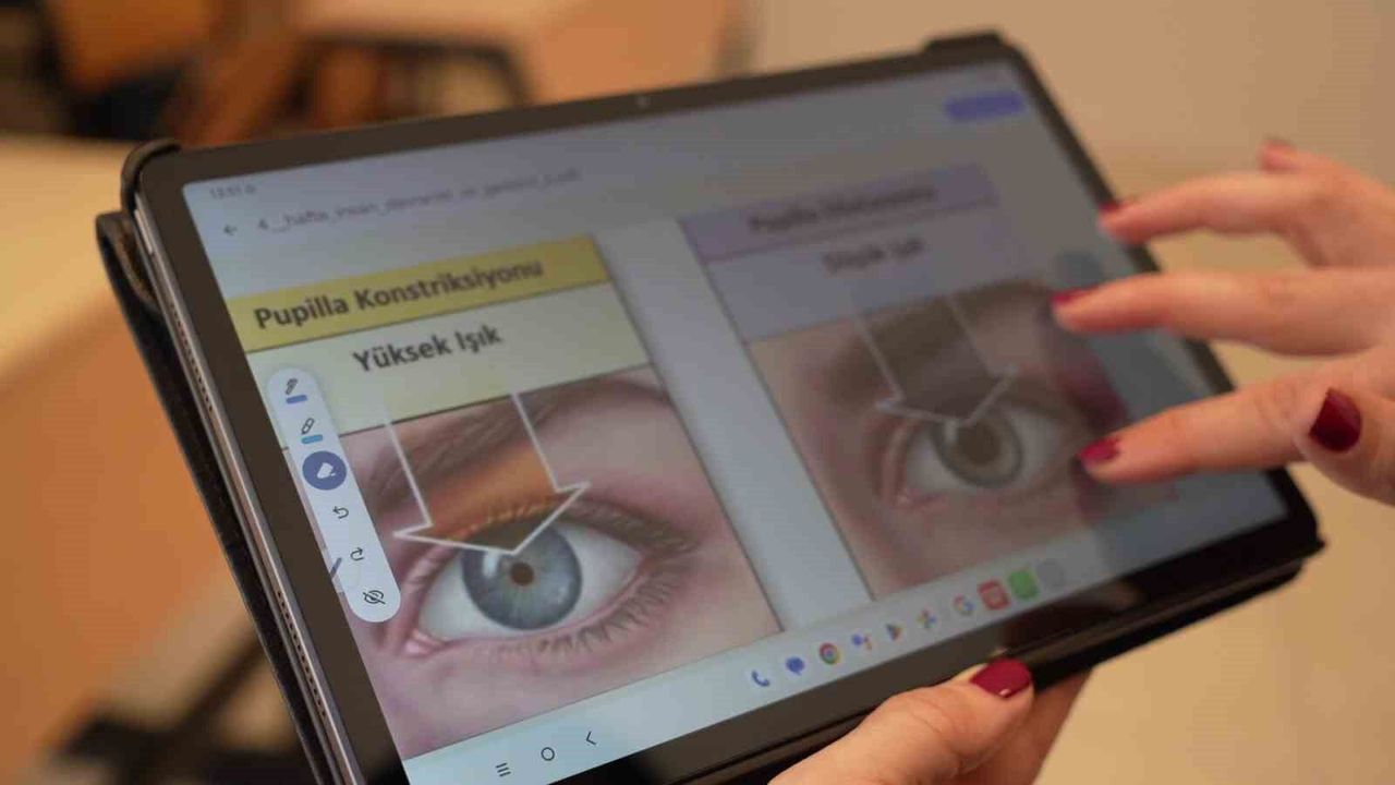 Okullarda Teknoloji Kullanımı Artıyor: Öğrencilerin Performansı Dijital Analizle Ölçülüyor