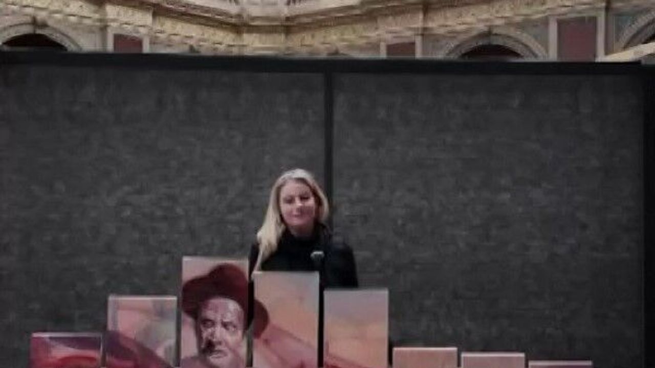 Rus Sanatçı Tatiana Kirillova, ‘Aşık Veysel Portresi’ ile En Prestijli Ödülünü Kazandı