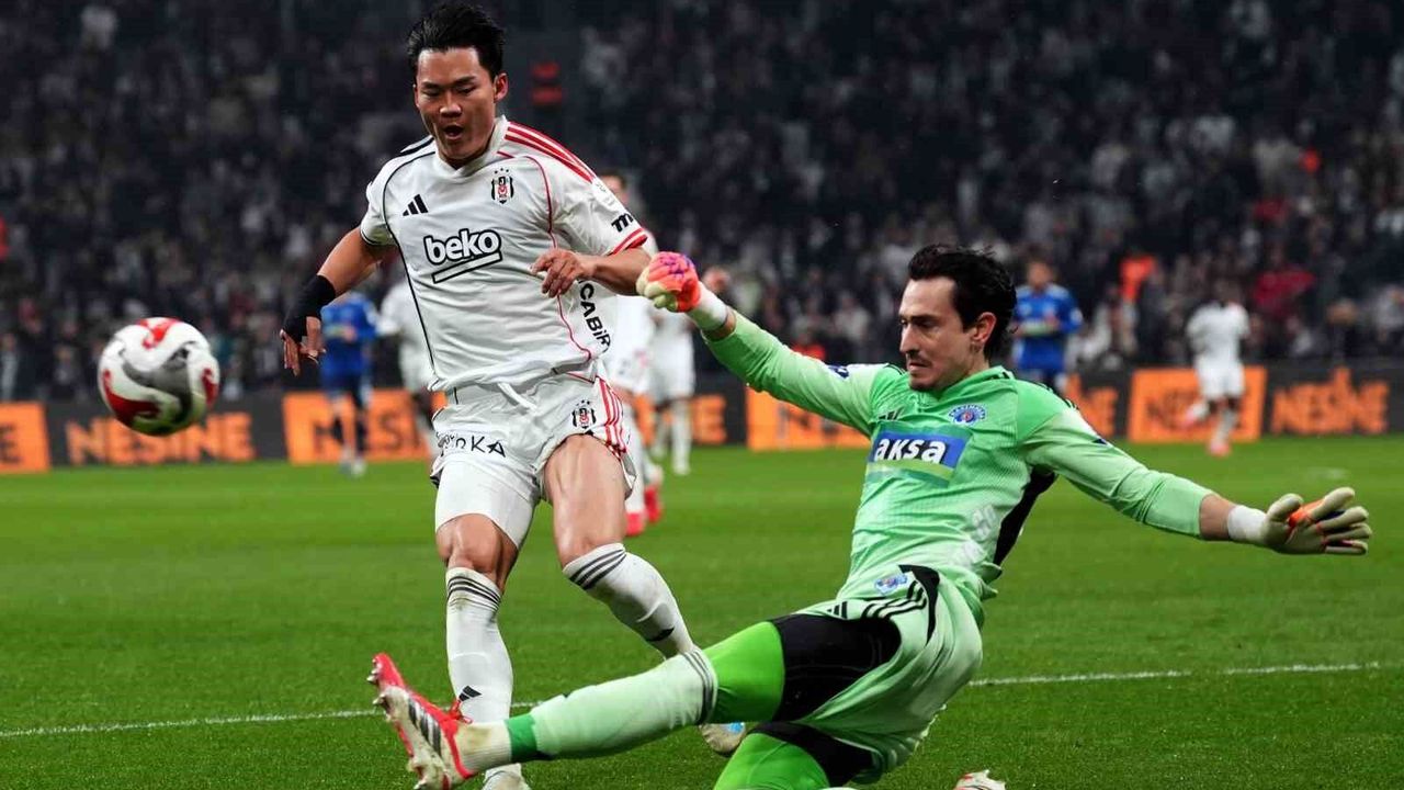 Trendyol Süper Lig: Beşiktaş: 2 - Kasımpaşa: 0 (İlk yarı)