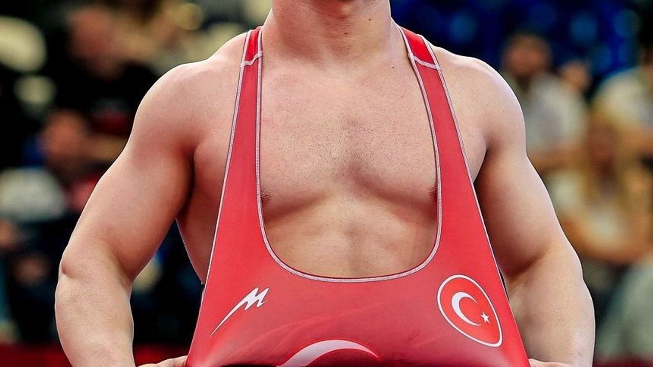 U23 Avrupa Şampiyonası'nda Alperen Berber'den bronz madalya