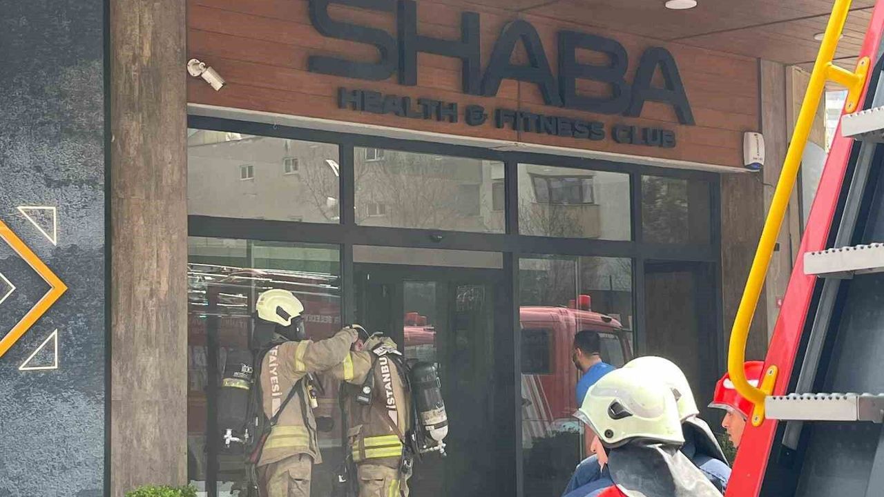 Üsküdar'da spor salonunda yangın paniği: 1 kişi dumandan etkilendi