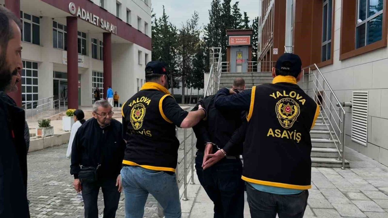 Yalova'da Eşini Sokak Ortasında Öldüren Koca, Cinayetini Anlattı