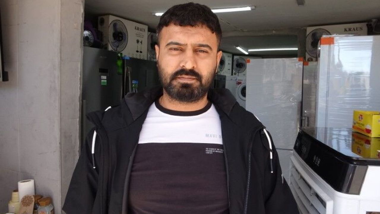 Mersin’de Bir Esnaf Yardım Etmek İsterken Soyuldu