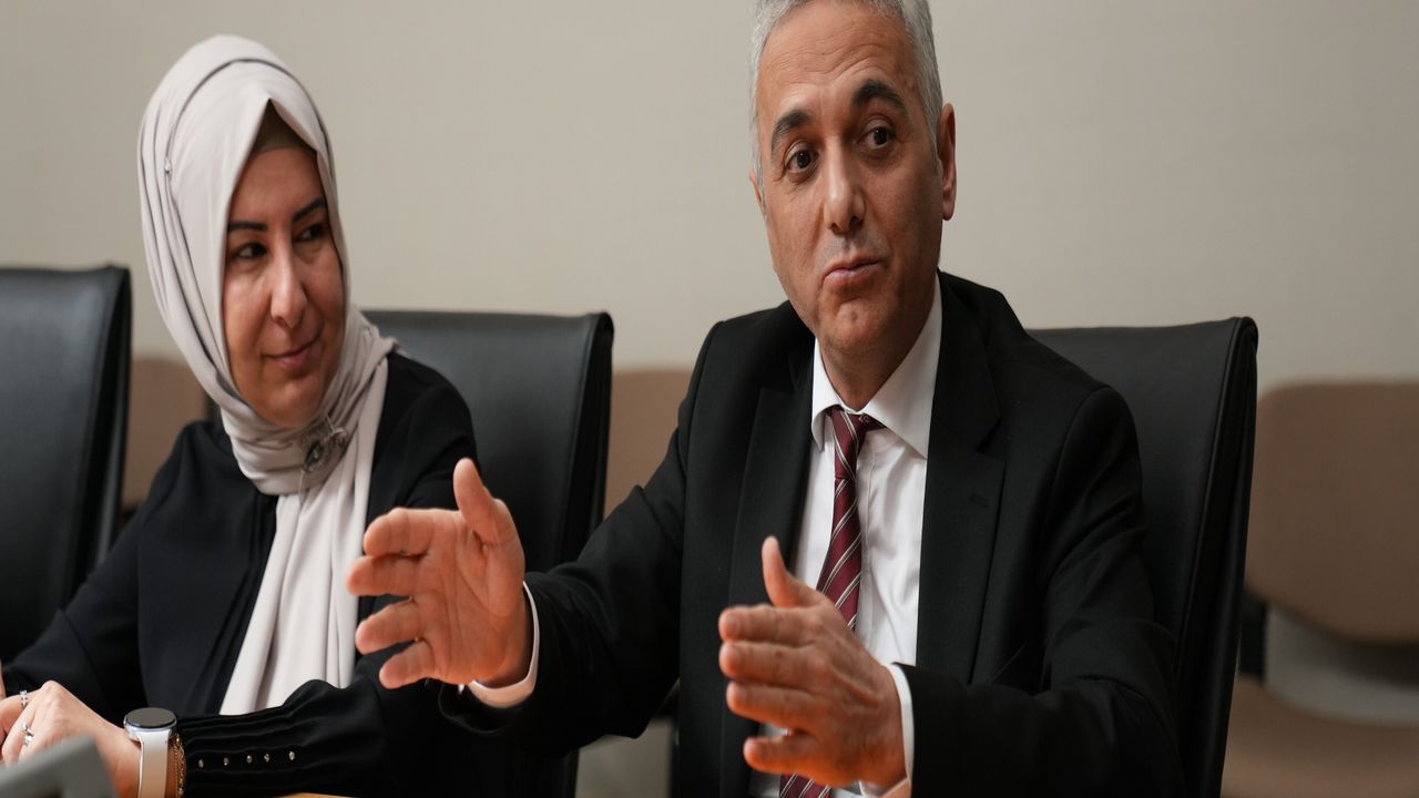 Hekimsen Genel Başkanı Uzm. Dr. Adil Kurban, Sağlık Politikalarına Yönelik Çözüm Önerilerini Değerlendirdi