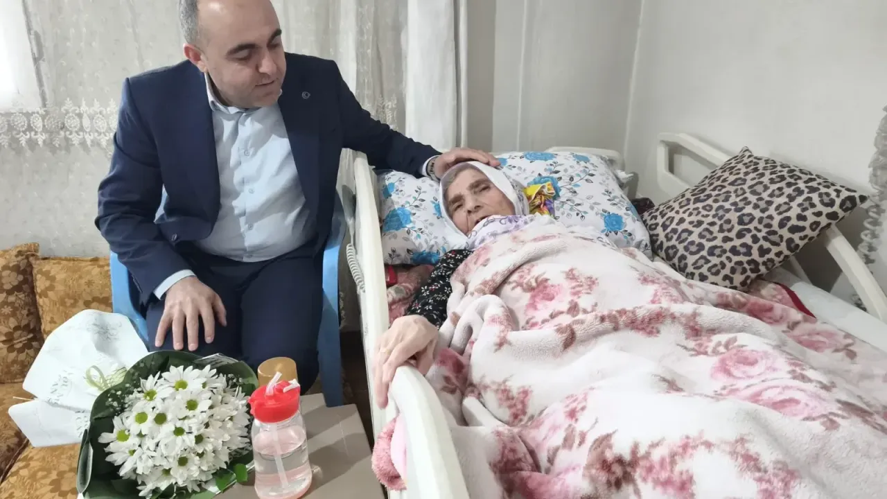 113 Yaşındaki Cemile Nine’nin Kadınlar Günü Kutlandı