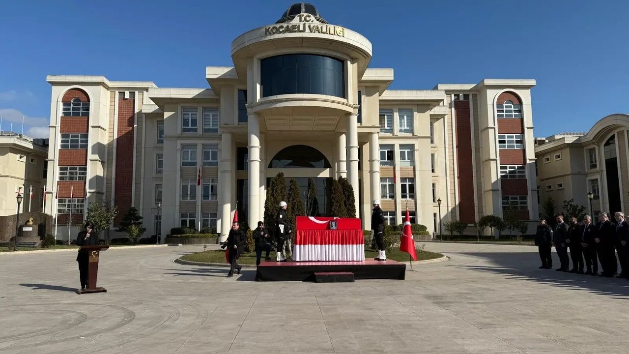 Kocaeli Aziz İnci’yi Uğurladı: Valilikte Tören Düzenlendi