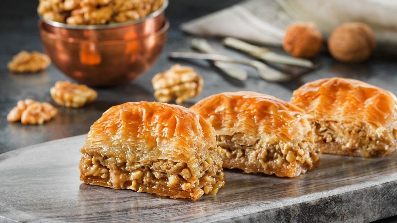 Kocaeli'de Şubeleri olan Baklavacı Faruk Güllü'yü TMSF 23 Milyon TL ile Satışa Çıkardı