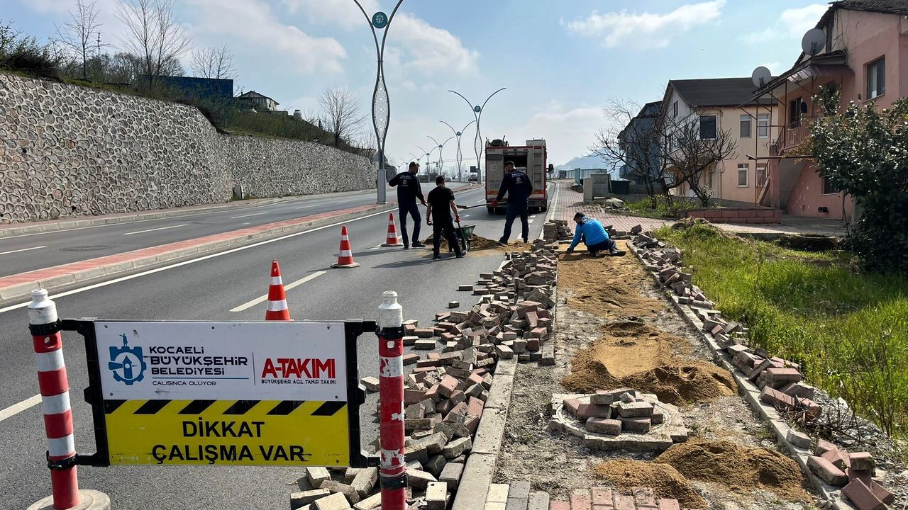 A Takımı Sahada: Başiskele’de bozulan tretuvarlar Büyükşehir eliyle yenilendi