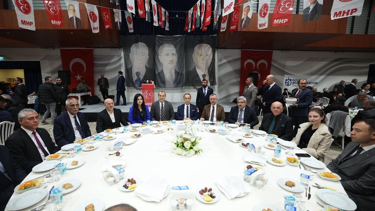 Başkan Büyükakın Kocaeli’de dikkat çeken buluşmada: MHP İl iftarına katıldı