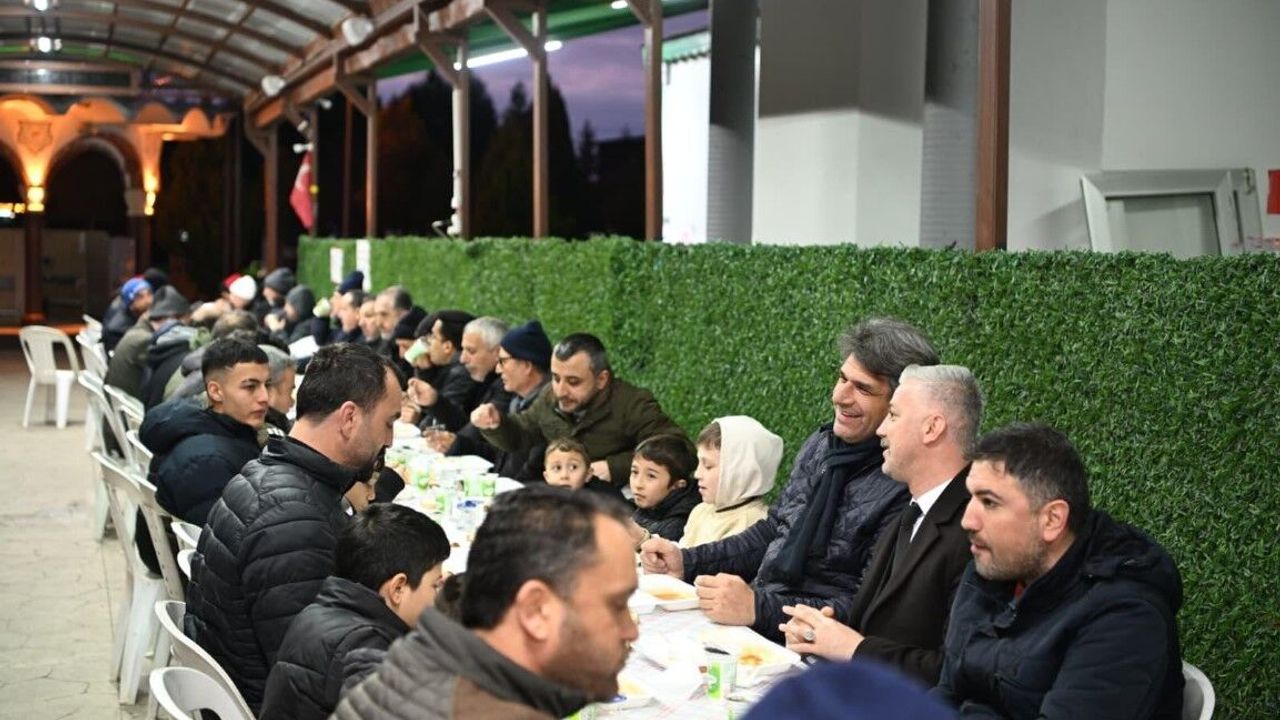 Başkan kocaman iftar sofralarında vatandaşlarla buluştu