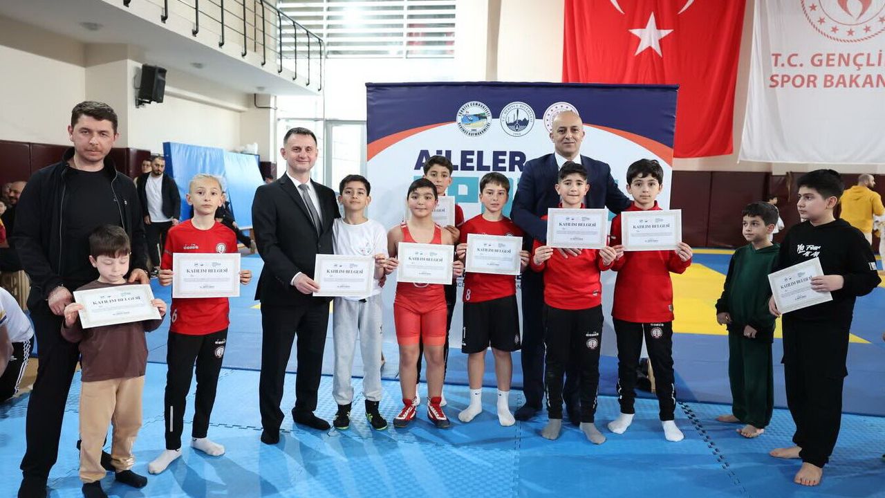 Derince’de “Aileler Sporda Buluşuyor” Etkinlikleri Başladı