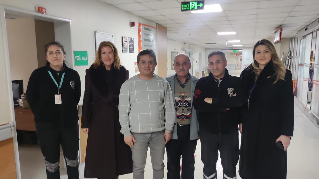 İzmit Belediyesi’nden Sağlık Çalışanlarına 14 Mart Tıp Bayramı Ziyareti