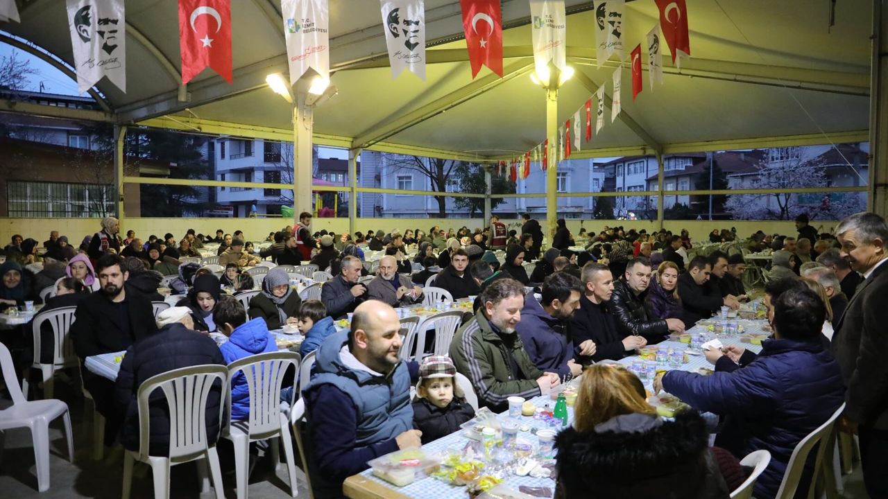 Fatma Kaplan Hürriyet, Yenişehir’deki İftar Sofrasında Vatandaşlarla Buluştu