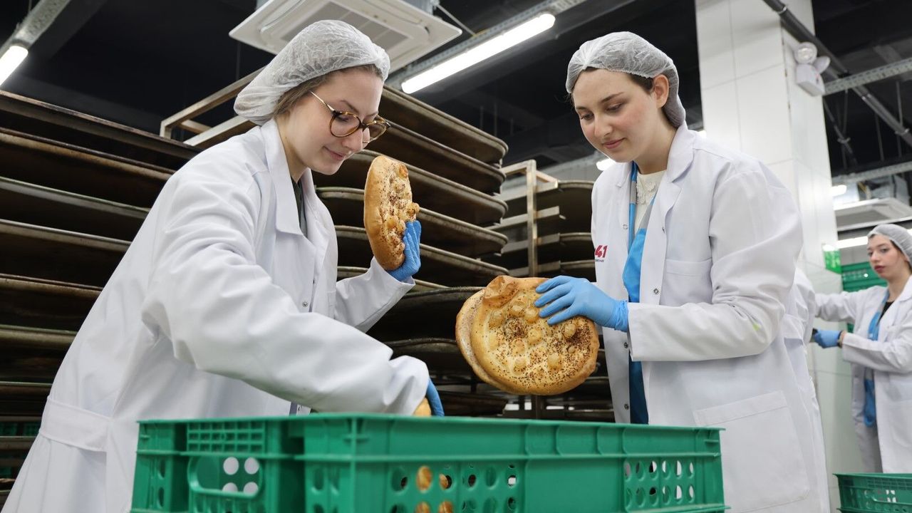 Hızır 41’de Üretilen Pideler İftar Sofralarına Taşındı