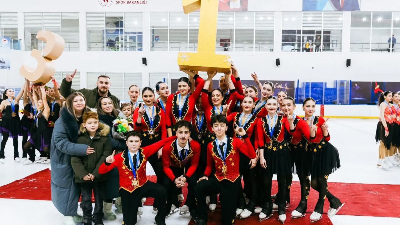 Türkiye Buz Pateni Federasyonu'nun Dünya Gençler Şampiyonası için aldığı takım seçimi tartışma yarattı