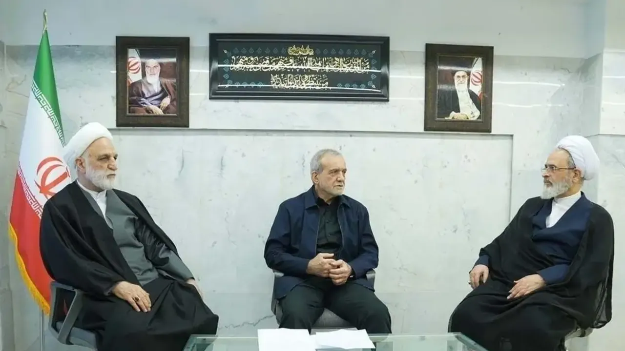 İran'ın Yeni Dini Lideri Seçildi