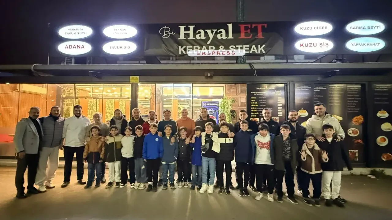 İzmit Gençlerbirliği U11 ve U12 Takımlarıyla İftarda Buluştu
