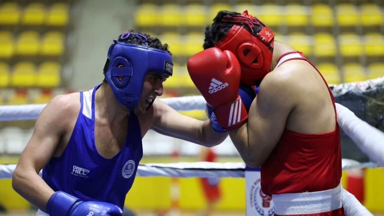 Kartepe’de Boks Şöleni: 10 İlden 100 Sporcu Şampiyonluk İçin Ringe Çıktı!