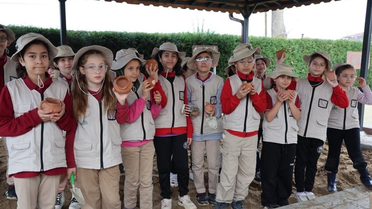 Kartepeli Miniklerden Tarihe Yolculuk: Osmanlı Günlük Yaşamı Müzesinde Keyifli Etkinlik