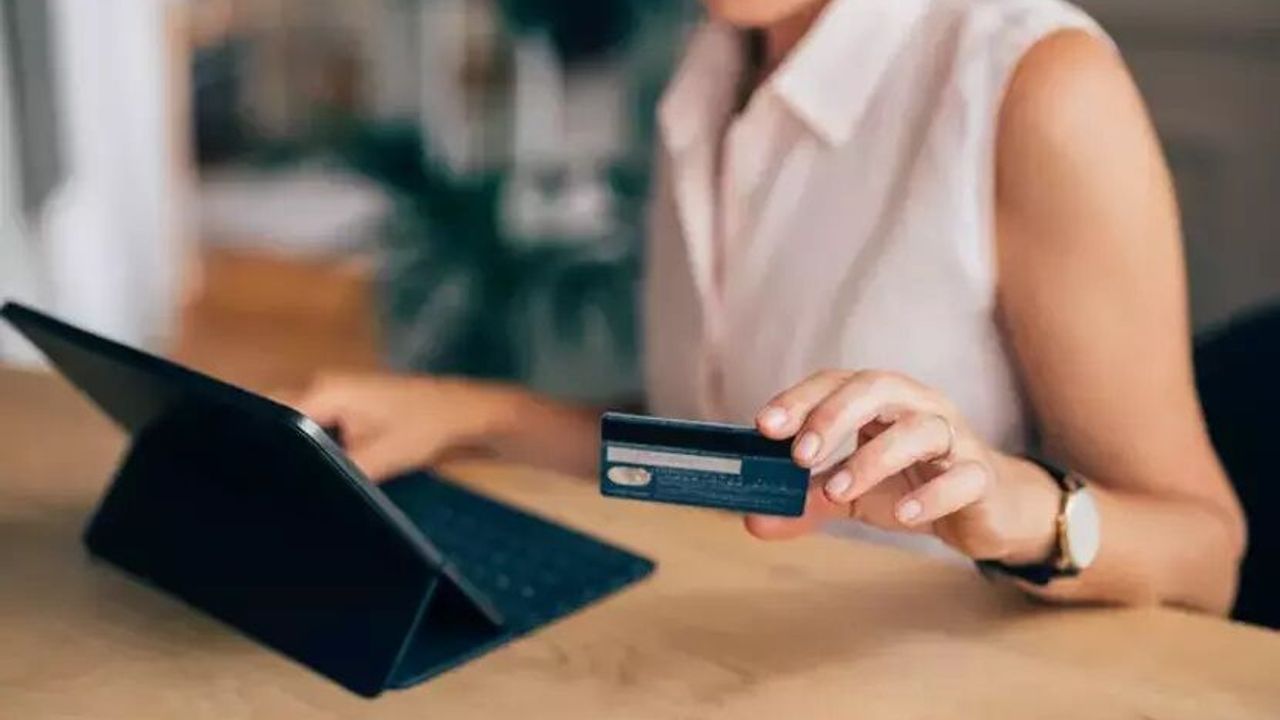 Bankalar Kırmızı Alarma Geçti: Kredi Kartı Kullanıcıları Büyük Riskte