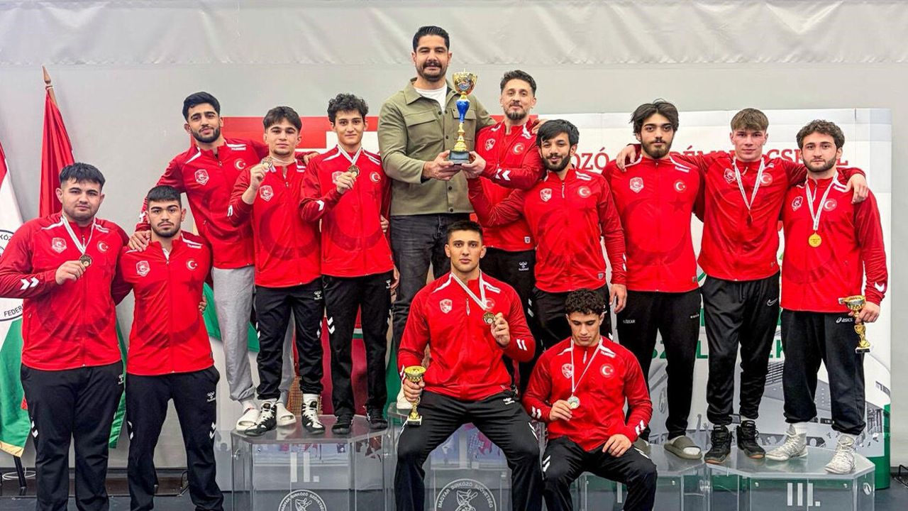 Milli Güreşçiler Zirvede: U-20 Grekoromen Takımı Şampiyon!