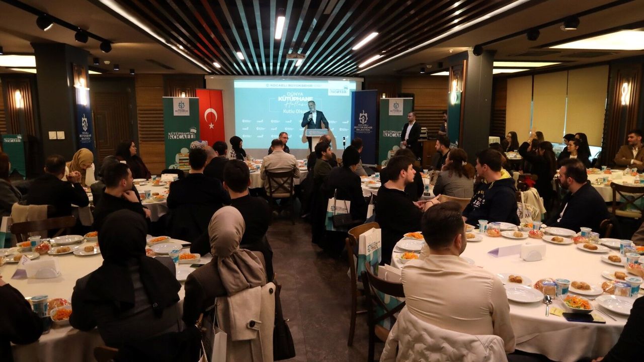 Kocaeli Büyükşehir’den Kütüphane Personeline Özel Jest: Motivasyon Yemeği Düzenlendi