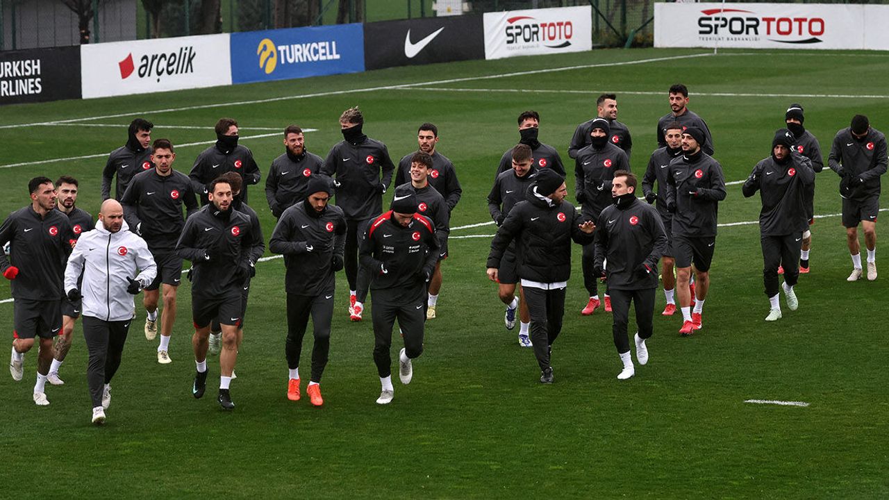 A Milli Futbol Takımı, yağmur altında çalıştı