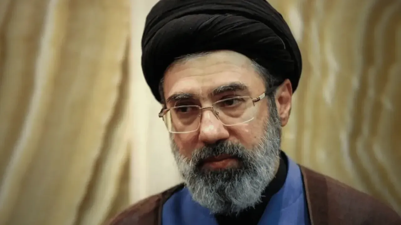İran Yeni Dini Liderini Seçti: Mücteba Hamaney Göreve Başladı