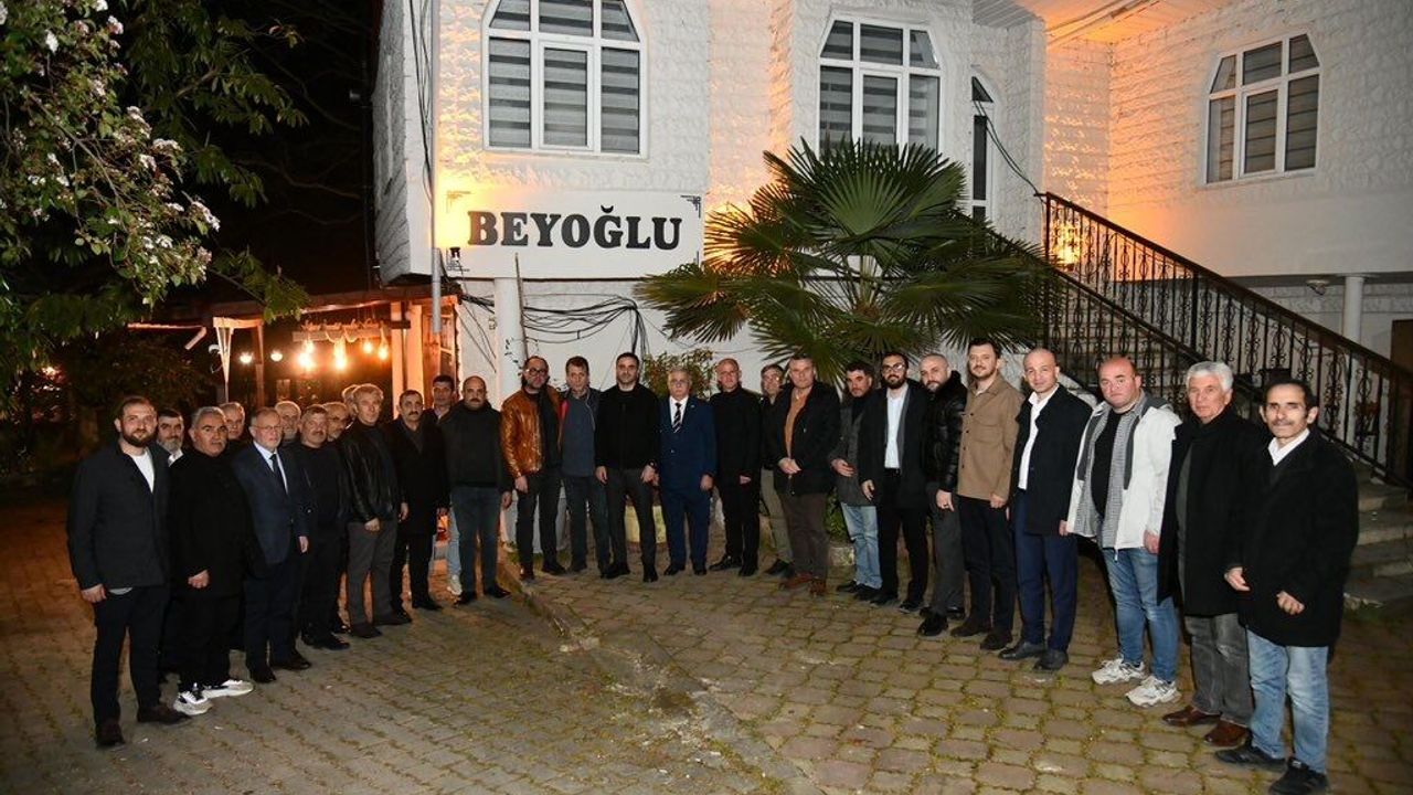 Başkan Özlü, Muhtarlarla Birlikte Orucunu Açtı