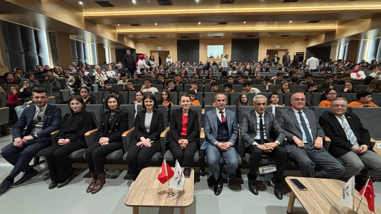 Körfezim Eğitim Kurumları’nda “Bir Hilal Uğruna” Programı