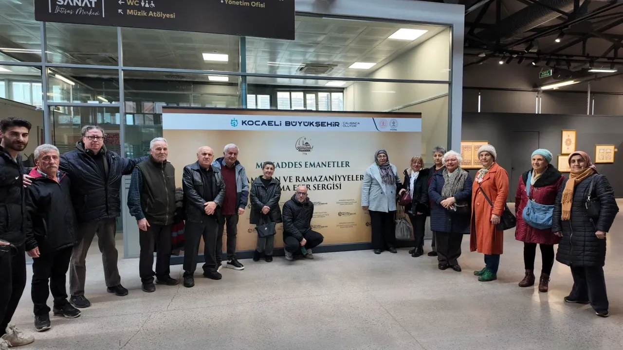 Saygınlar Kulübü Üyeleri Ramazan’ın Manevi Atmosferini Mukaddes Emanetler Sergisi’nde Yaşadı