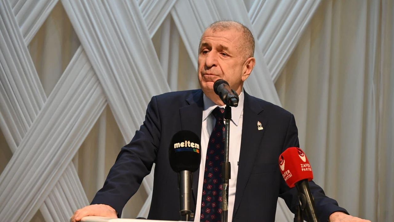 Prof. Dr. Ümit Özdağ İstanbul’da İftar Programında Teşkilat ve Parti Başkanlarıyla Buluştu