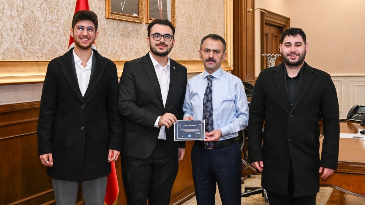 Kocaeli Üniversitesi Uluslararası İlişkiler Topluluğu’ndan Vali Aktaş’a Nazik Davet