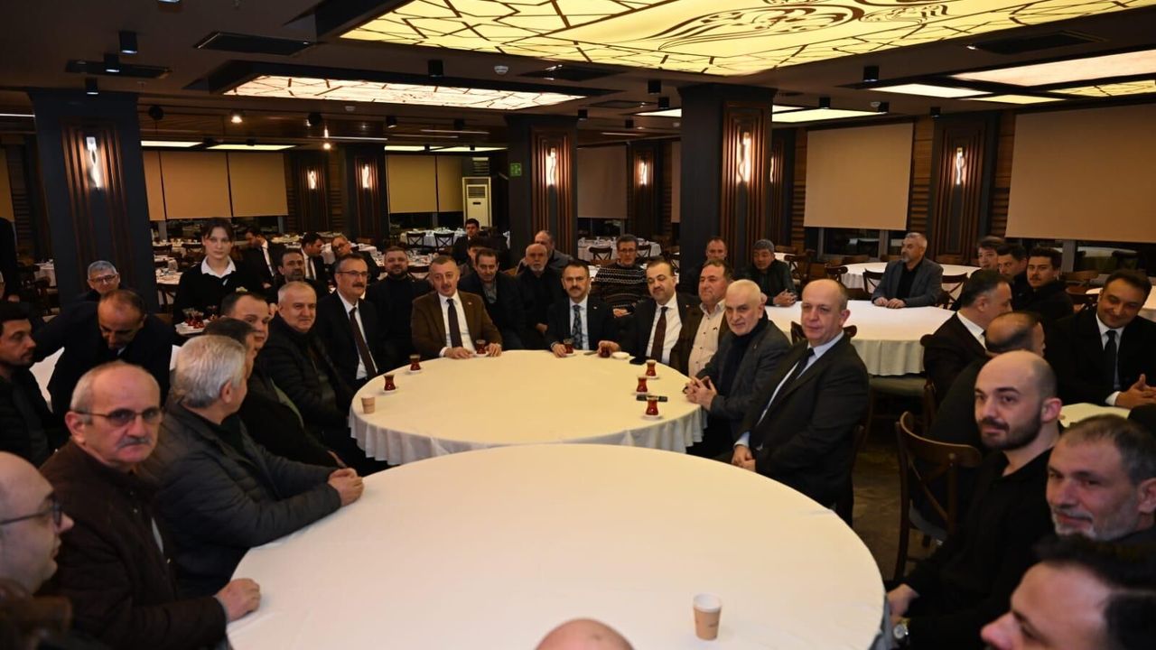 Vali Aktaş ve Başkan Büyükakın, İzmit Ziraat Odası İftar Programında Bir Araya Geldi