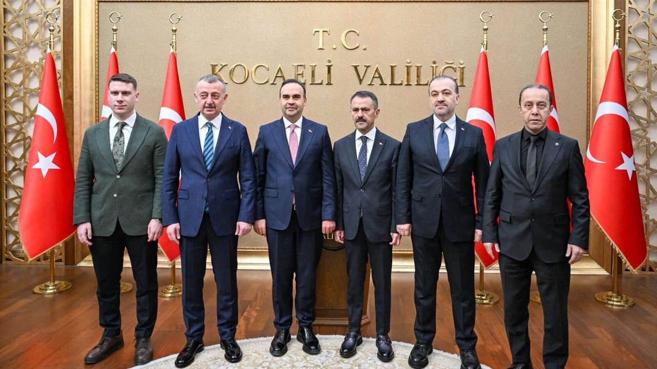 Sanayi ve Teknoloji Bakanı Mehmet Fatih Kacır, Kocaeli Valiliği’ni Ziyaret Etti