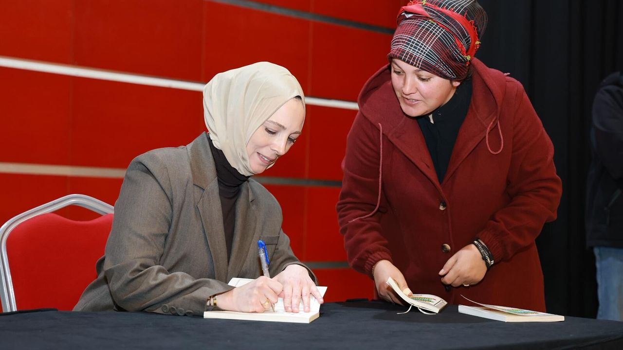 Gebze Okur Buluşmaları’nda Özgü Güler’den Beyin ve Başarı Üzerine Söyleşi