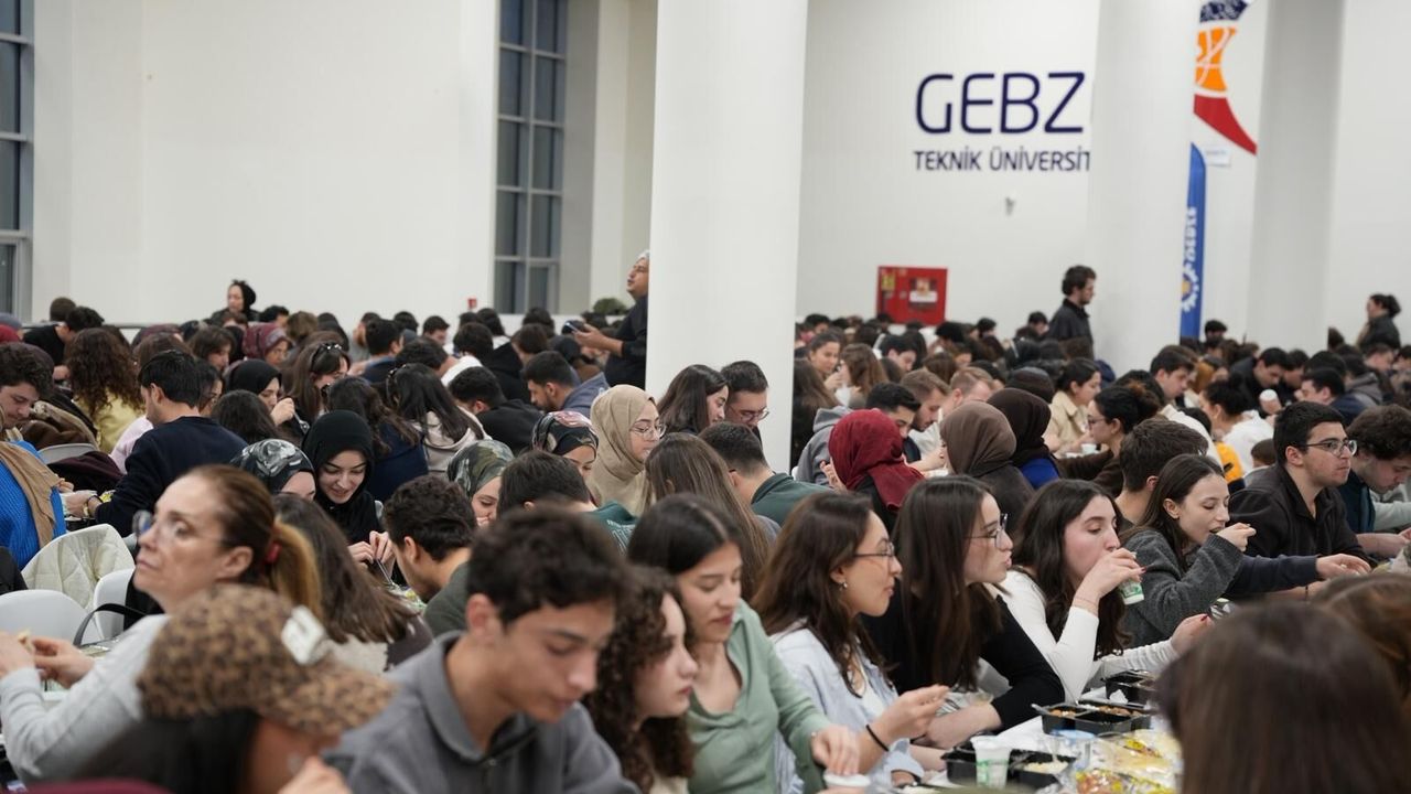 Öğrenciler İçin Sıcak İftar: Gebze Belediyesi Gebze Teknik Üniversitesi’ni Seçti