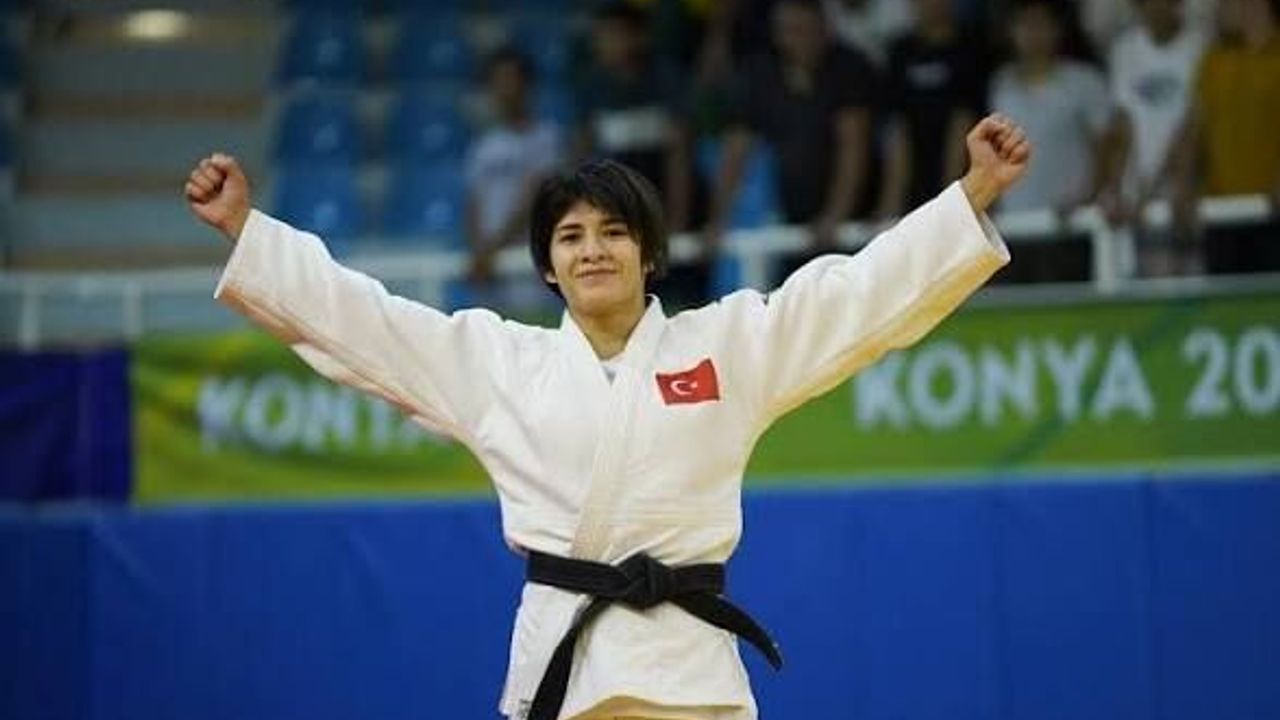 Kocaeli’ye Altın Madalya Gururu: Tuğçe Beder Zirvede