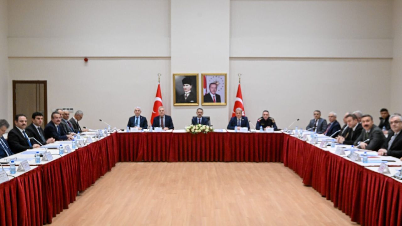 Orman Yangınlarıyla Mücadele Toplantısı Vali Aktaş Başkanlığında Yapıldı