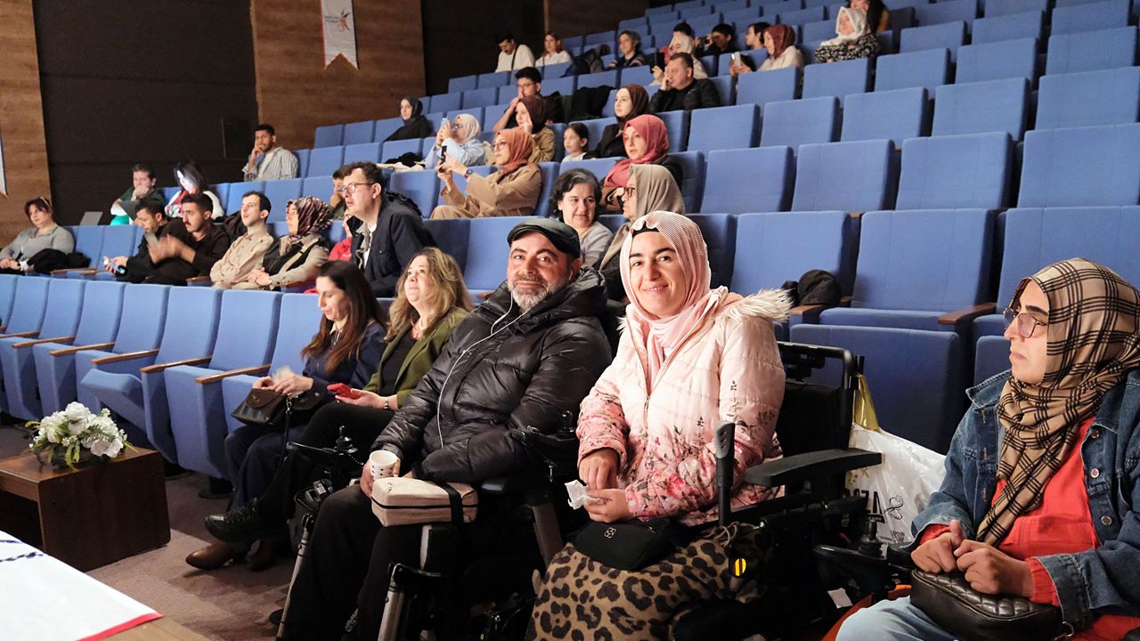 Gebze GTÜ’de Alkışlar Otizmli Yıldızlara! "Otizm Bestiz Sahne" Büyüledi